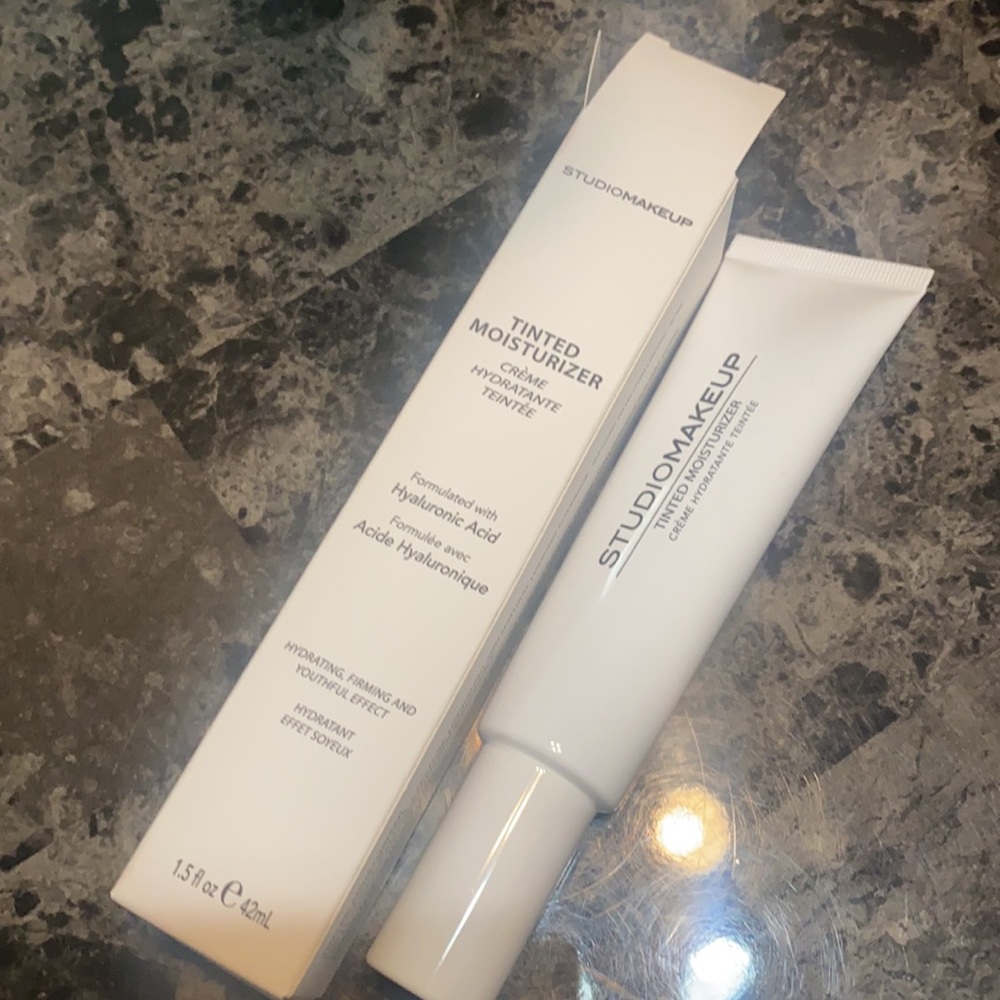 StudioMakeup Tinted Moisturizer